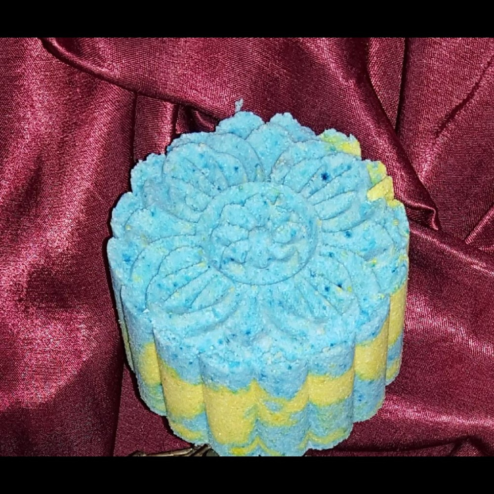 Bare Skin Box by Divatude Bath Bombs, Soap Bundle - Picture 5 of 6